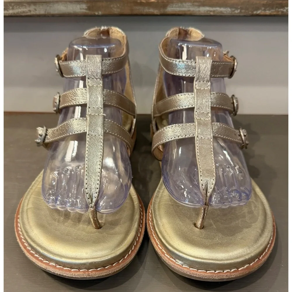 Sofft Womens 8.5 M Gold Metallic Leather Gladiator T Strap Sandals Zip Back